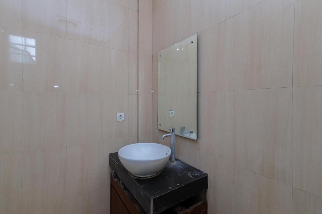 Urbanview Hotel Wg Jimbaran Bali 웅아산 외부 사진