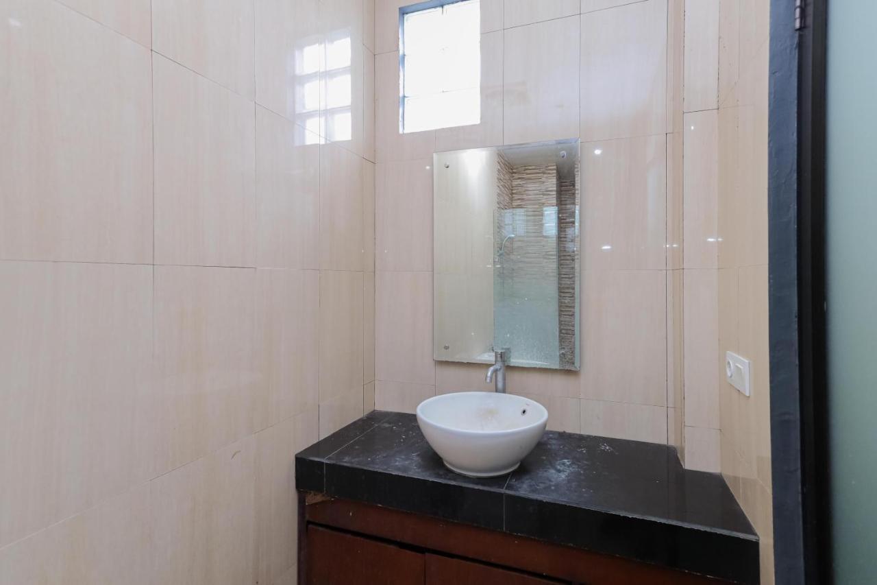 Urbanview Hotel Wg Jimbaran Bali 웅아산 외부 사진
