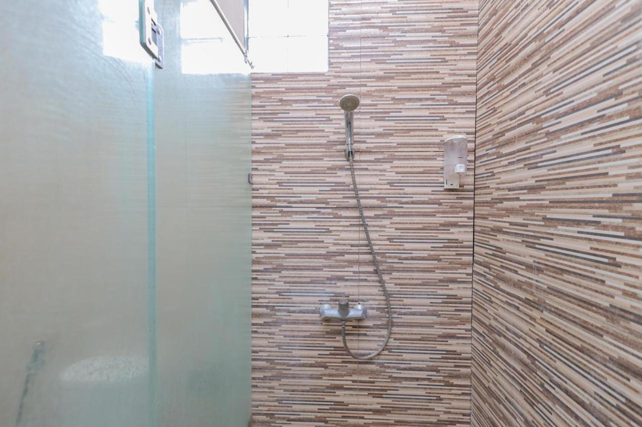 Urbanview Hotel Wg Jimbaran Bali 웅아산 외부 사진